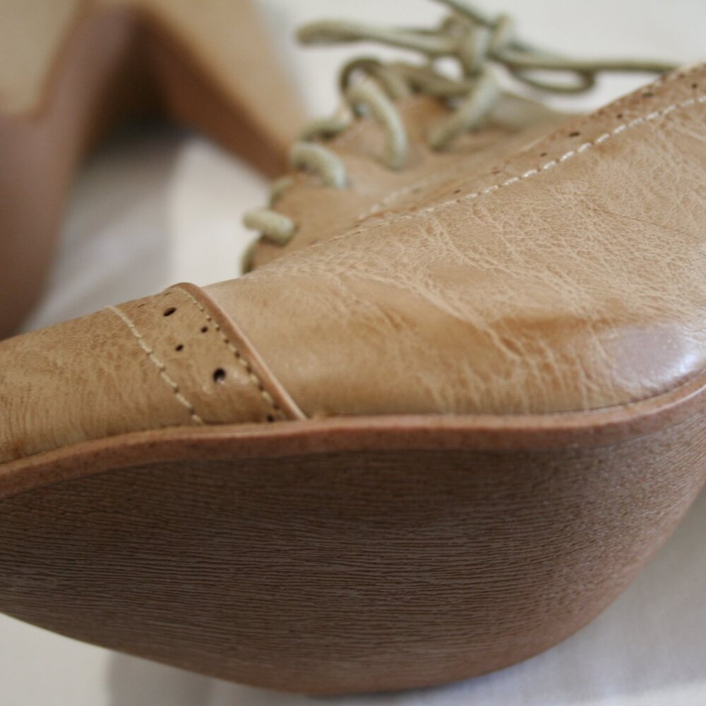 Not Rated Brown and White Lace-up Heels. Size 7.5 - Picture 4 of 11
